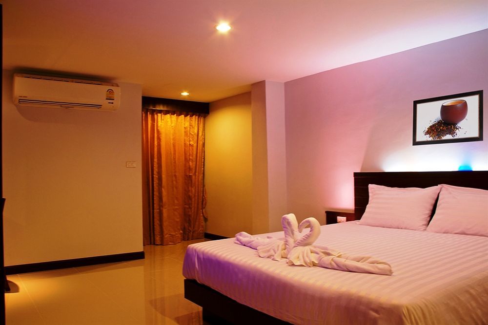 Oyo 373 Mc Ginger House Hotel Patong Ngoại thất bức ảnh