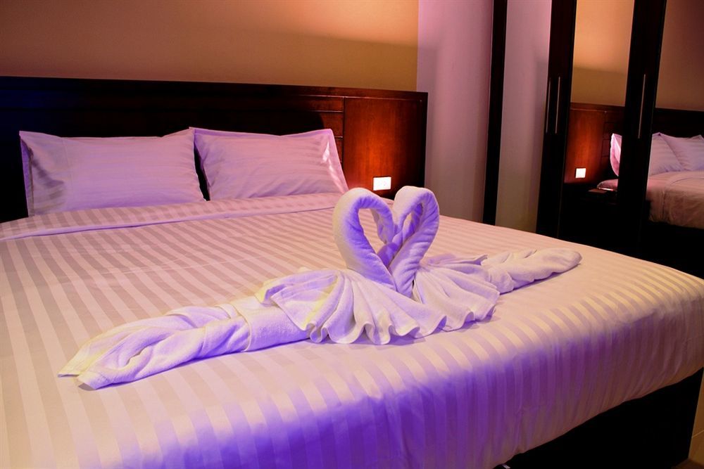 Oyo 373 Mc Ginger House Hotel Patong Ngoại thất bức ảnh