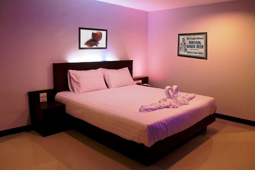 Oyo 373 Mc Ginger House Hotel Patong Ngoại thất bức ảnh