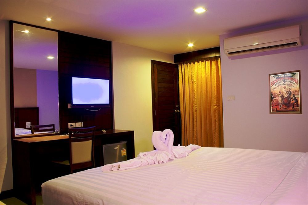 Oyo 373 Mc Ginger House Hotel Patong Ngoại thất bức ảnh