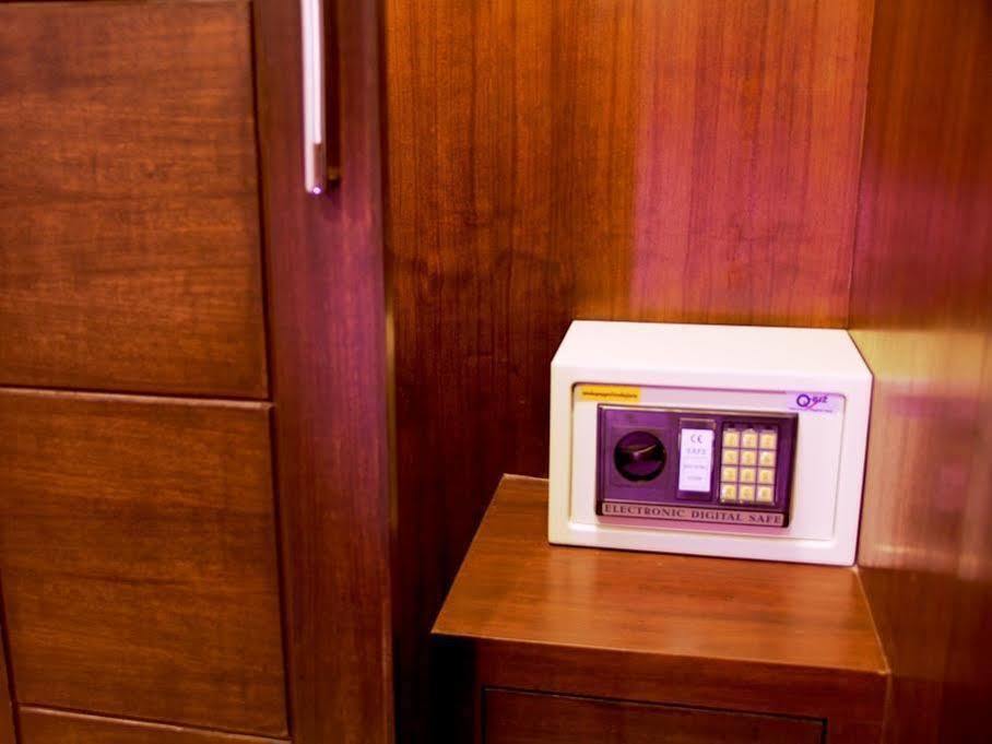 Oyo 373 Mc Ginger House Hotel Patong Ngoại thất bức ảnh
