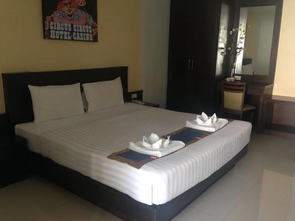 Oyo 373 Mc Ginger House Hotel Patong Ngoại thất bức ảnh