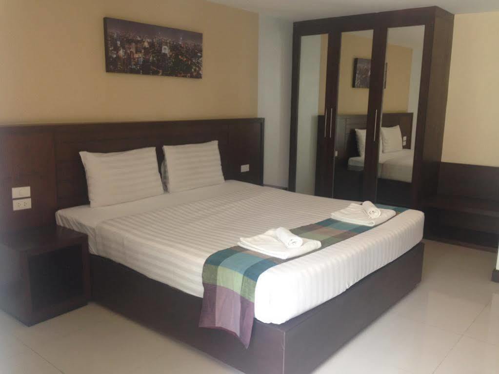 Oyo 373 Mc Ginger House Hotel Patong Ngoại thất bức ảnh