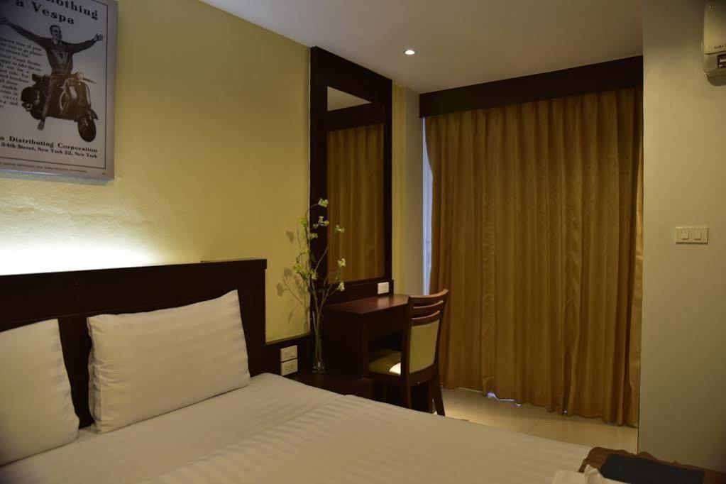 Oyo 373 Mc Ginger House Hotel Patong Ngoại thất bức ảnh
