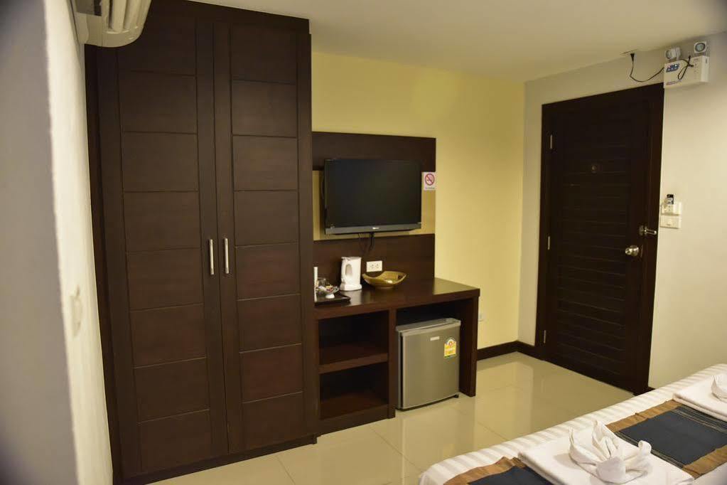 Oyo 373 Mc Ginger House Hotel Patong Ngoại thất bức ảnh