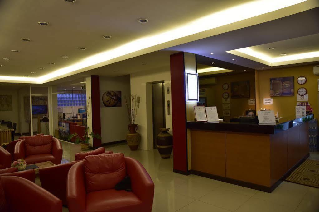 Oyo 373 Mc Ginger House Hotel Patong Ngoại thất bức ảnh