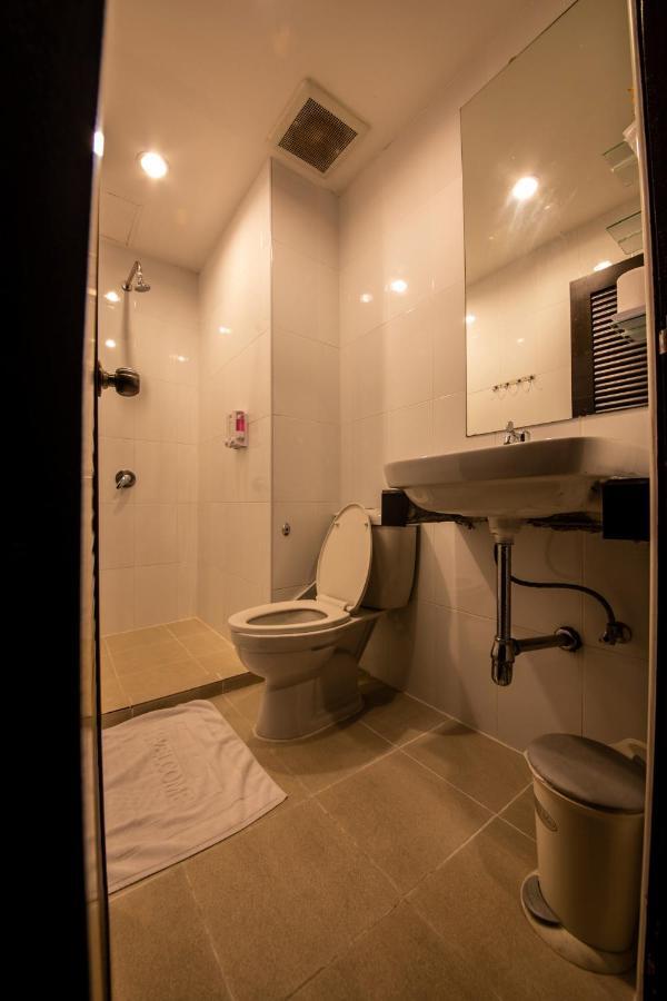 Oyo 373 Mc Ginger House Hotel Patong Ngoại thất bức ảnh