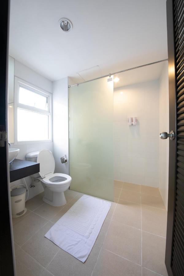 Oyo 373 Mc Ginger House Hotel Patong Ngoại thất bức ảnh